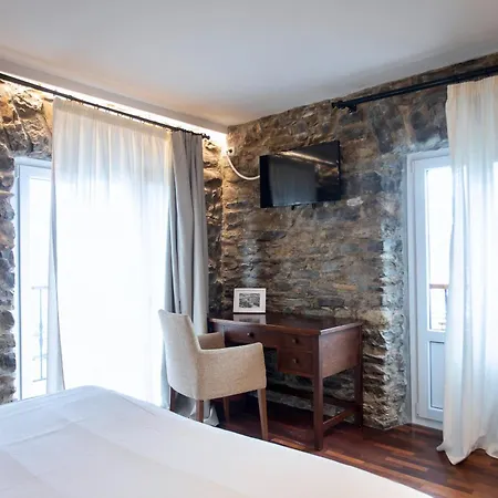 卡塔伯纳旅馆 2*